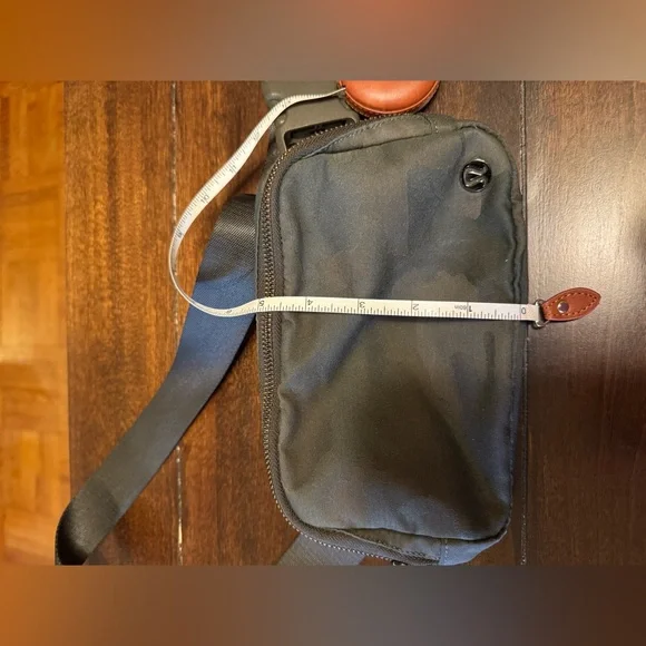 NWOT Lululemon Everywhere Belt Bag Green Camo Unisex - Picture 4 of 7